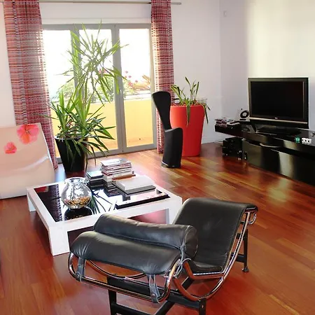 Luxury W/ Garage Apartment