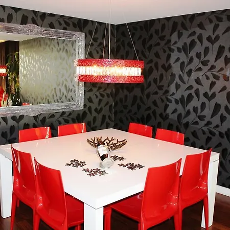 Luxury W/ Garage Apartment Lisbon